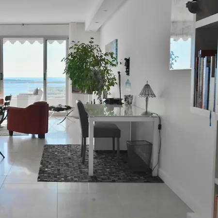 Kikiloue2-bedroom With 2 Bathroomsterrace With Breathtaking Sea View Apartment Cannes