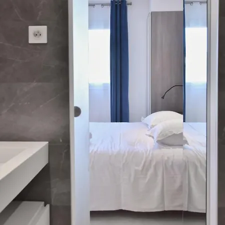 Kikiloue2-bedroom With 2 Bathroomsterrace With Breathtaking Sea View *